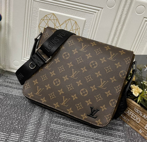 Lv Crossbody bag